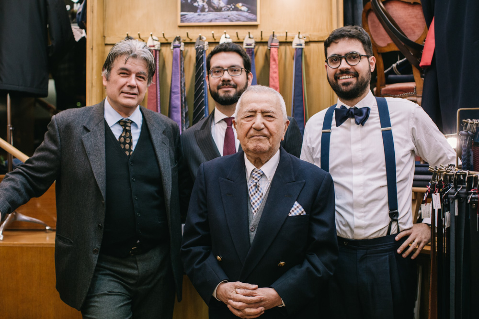 Τρεις γενιές Χριστάκη. Πίσω του ο Νίκος Φωτάκης μαζί με τους ανιψιούς του Αντώνη και Χρήστο Νυφλή  