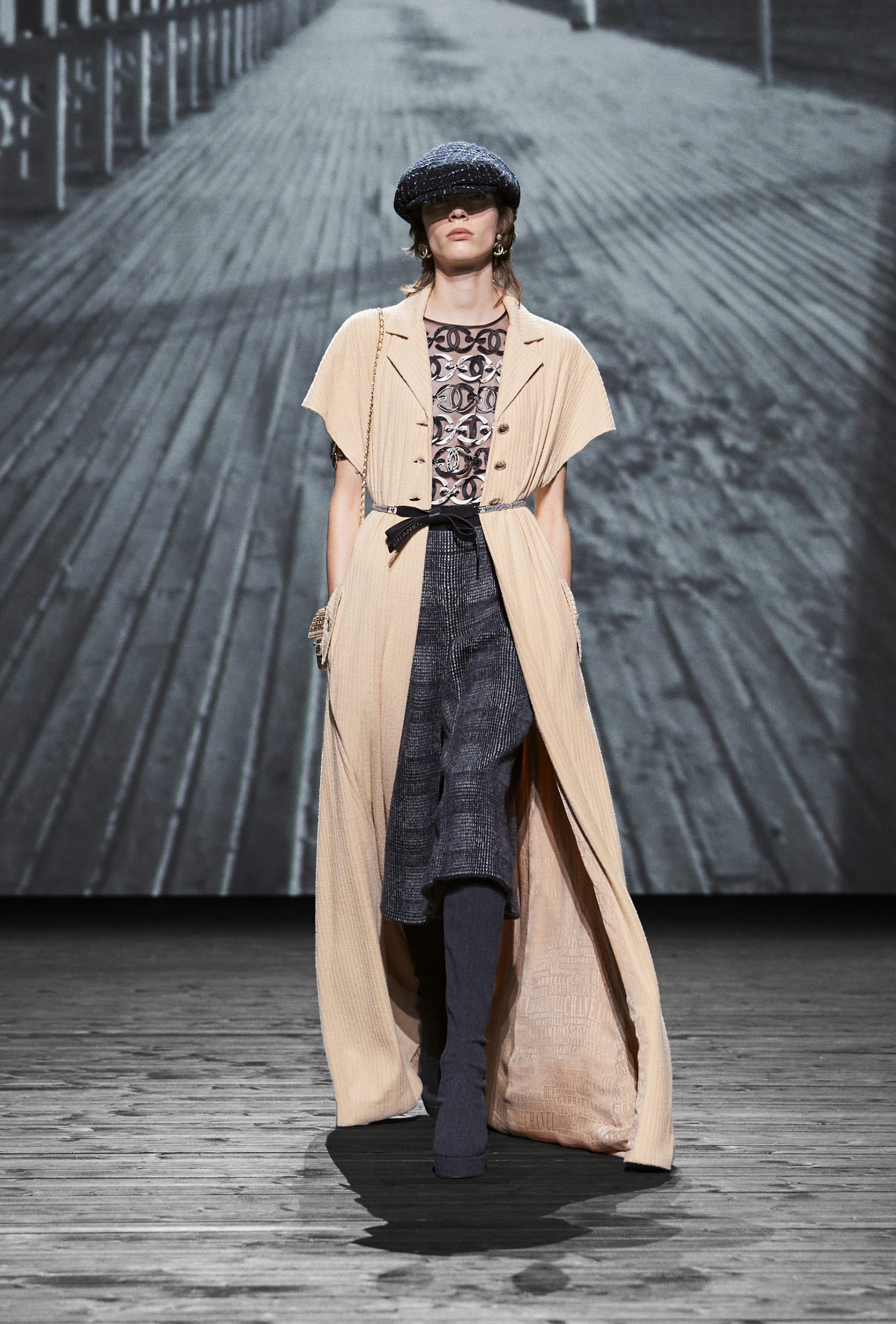 CHANEL: Η επίδειξη της συλλογής FW24-25 στο Παρίσι 