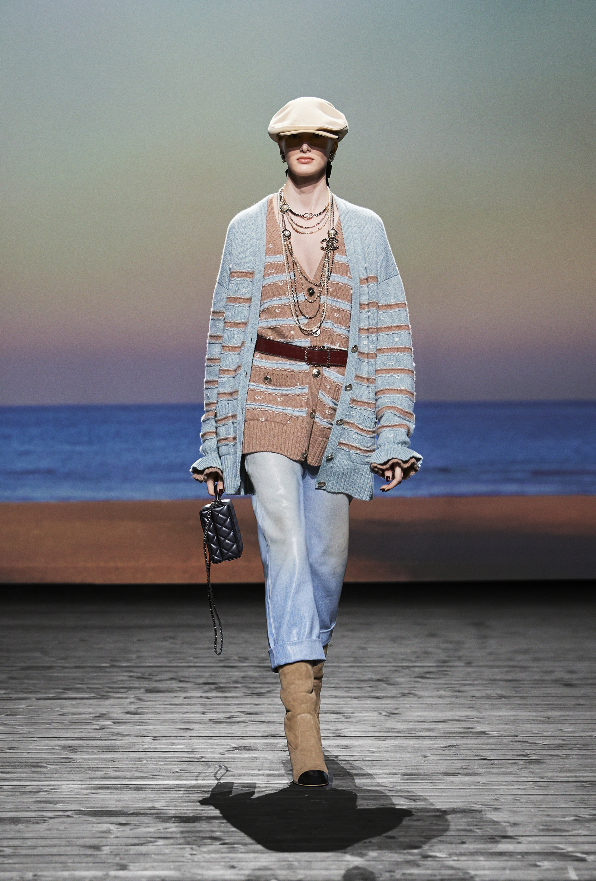 CHANEL: Η επίδειξη της συλλογής FW24-25 στο Παρίσι 