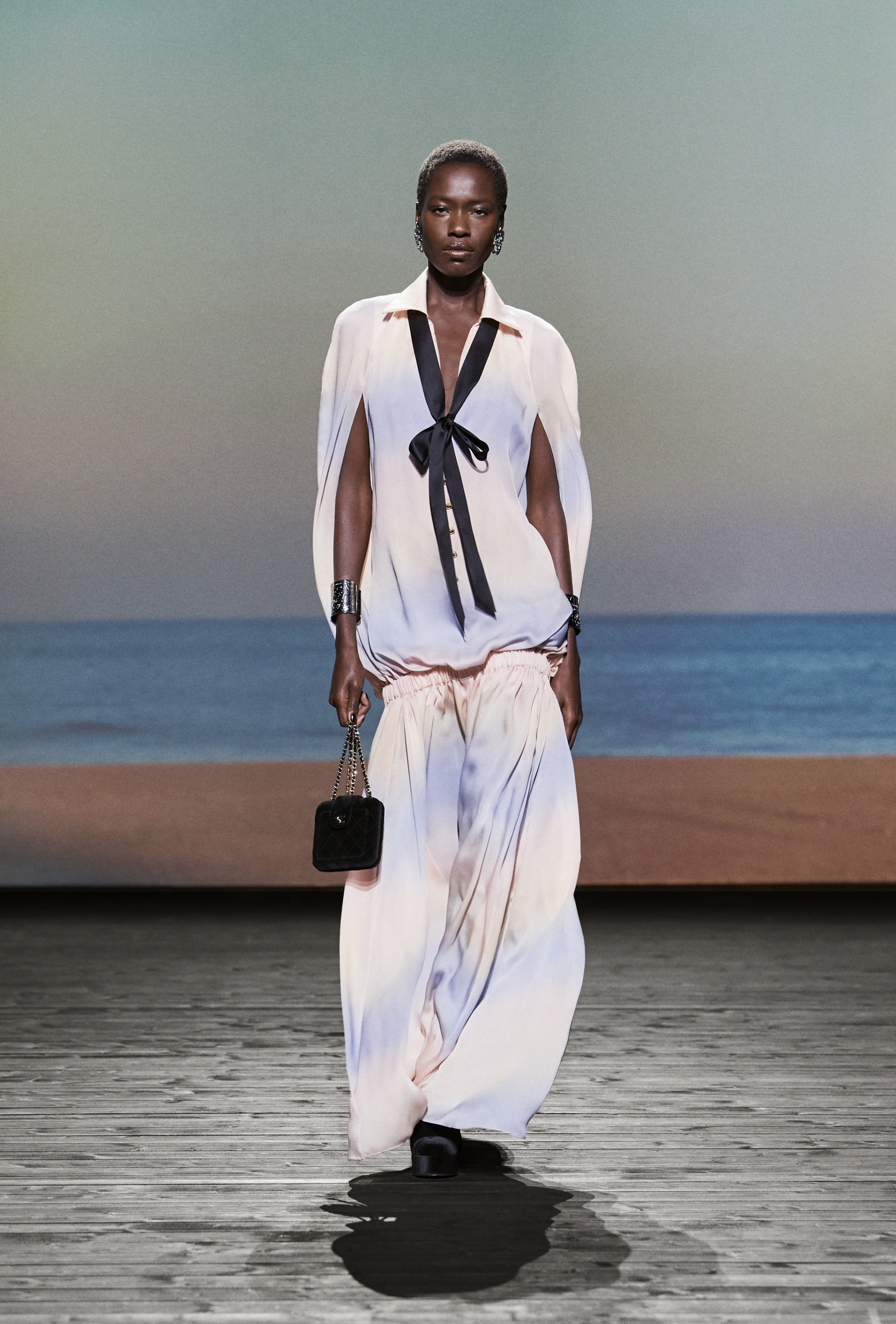 CHANEL: Η επίδειξη της συλλογής FW24-25 στο Παρίσι 