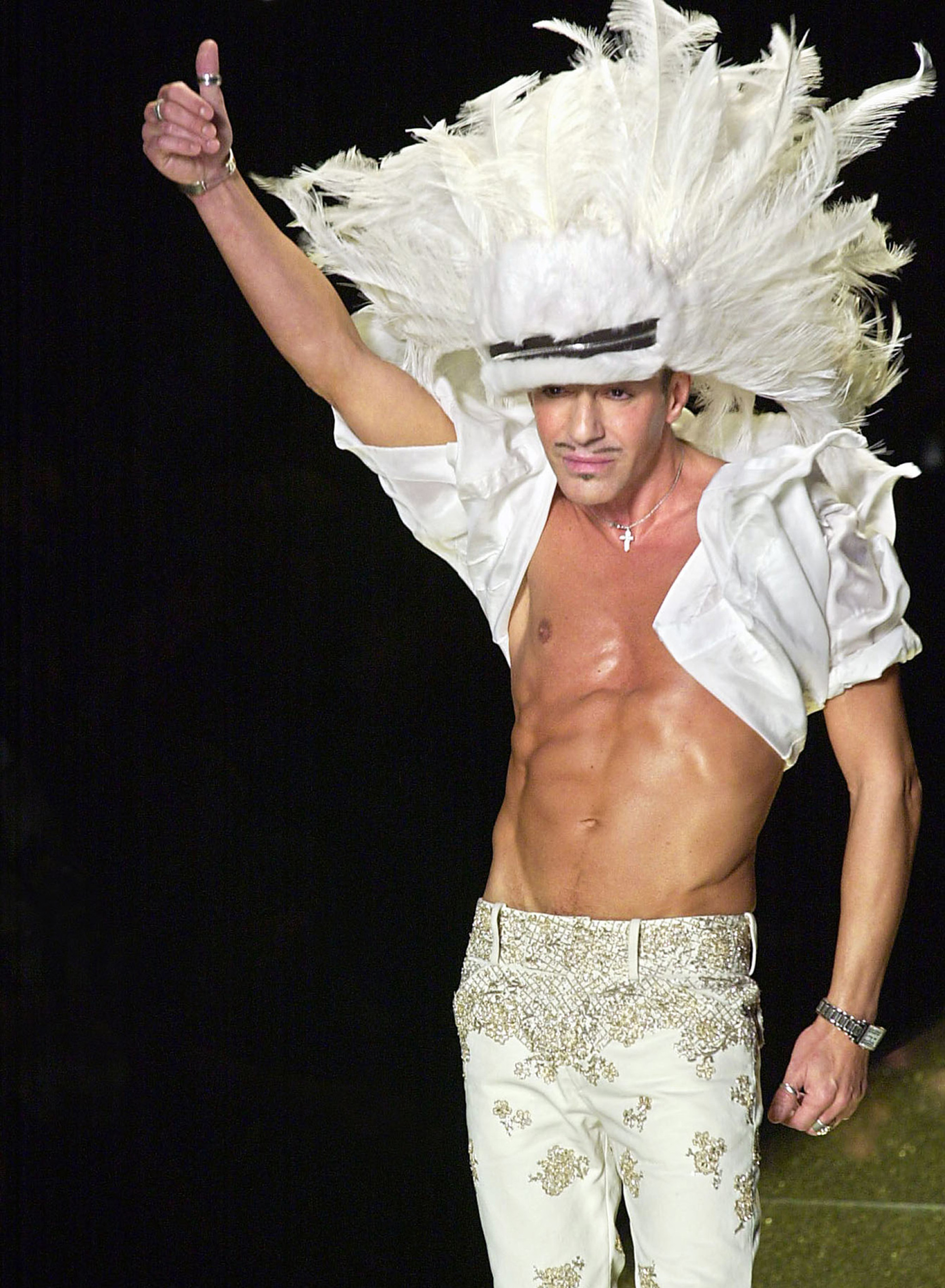 Ο John Galliano το 2002 © EPA