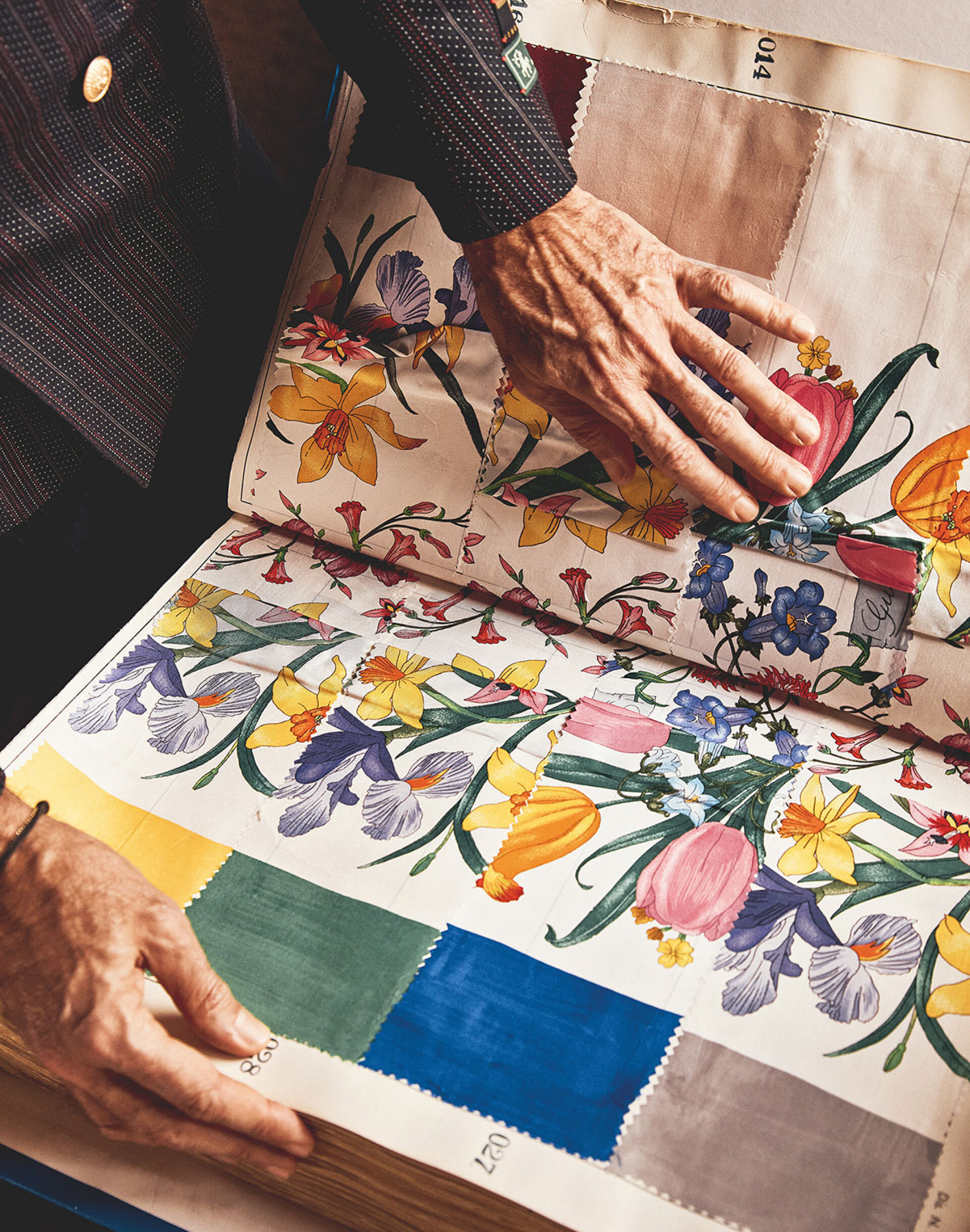 Χρωματική παλέτα και σχέδια που διατηρούνται στο εργοστάσιο © Oliver Pilcher