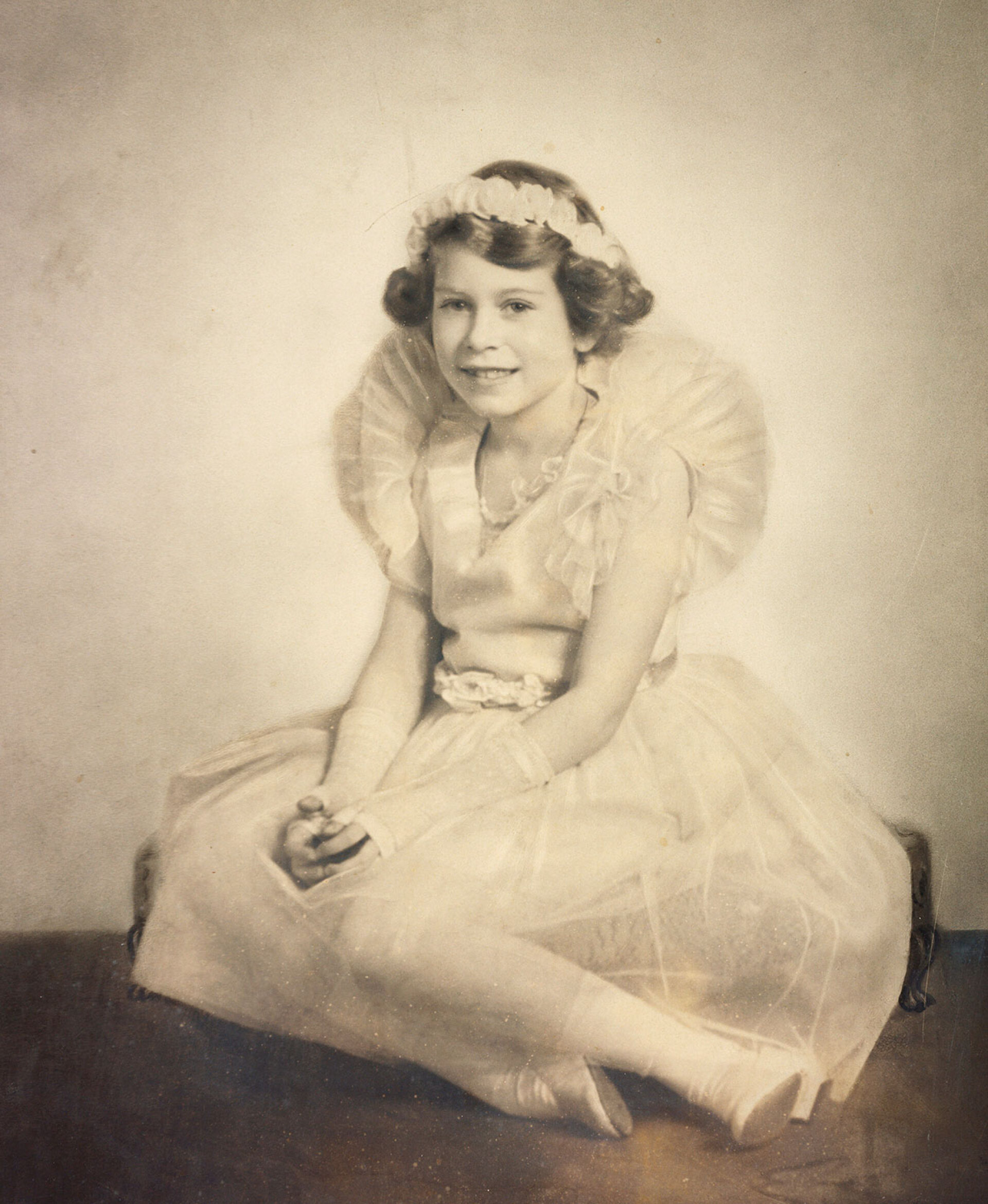 Η βασίλισσα Ελισάβετ Β΄, τότε πριγκίπισσα Ελισάβετ της Υόρκης. Φωτογραφία των Έλιοτ & Φράι, 1934. © Royal Collection Enterprises Limited 2025 | Royal Collection Trust.