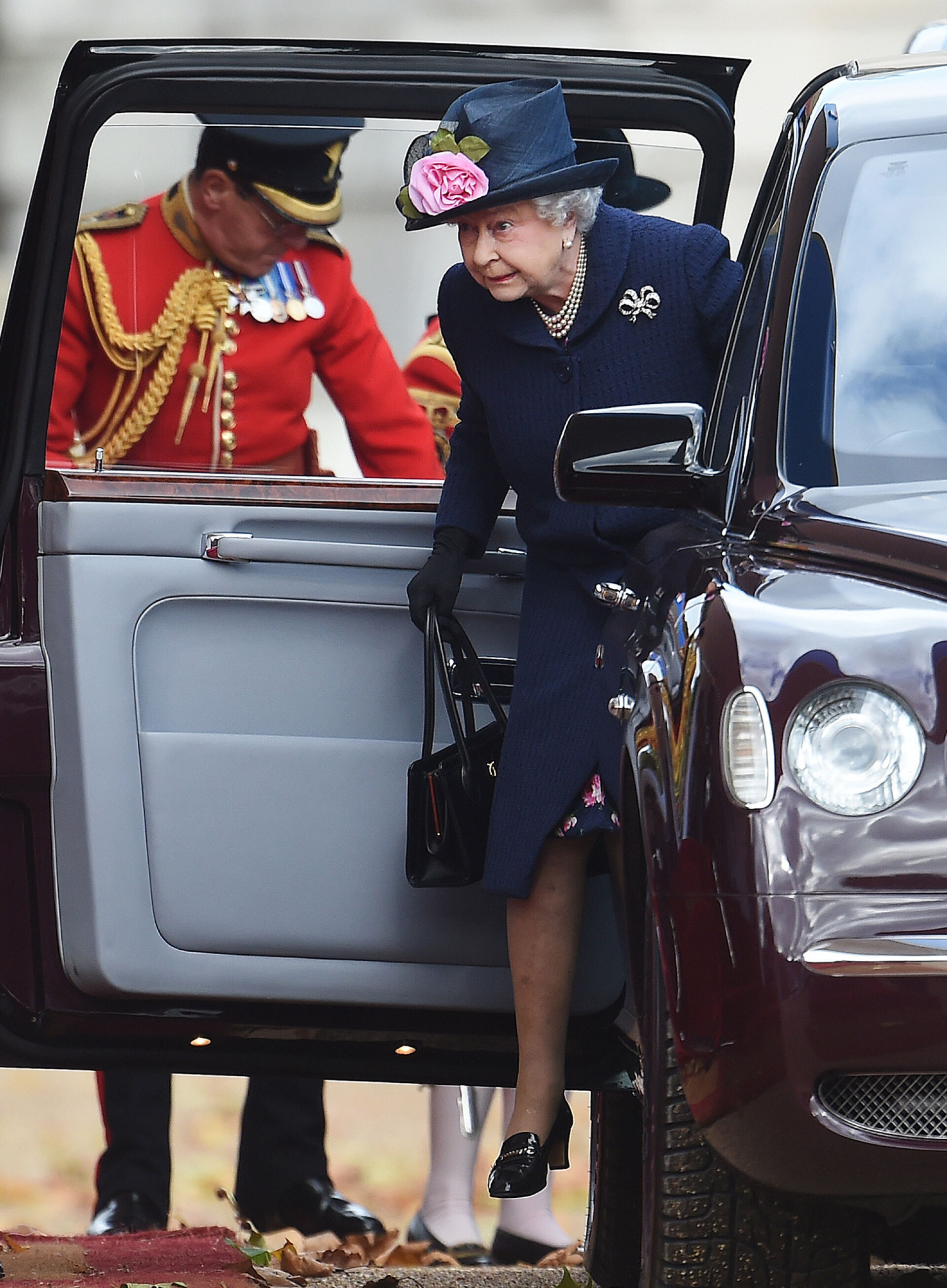 Τα loafers της βασίλισσας Ελισάβετ Β'