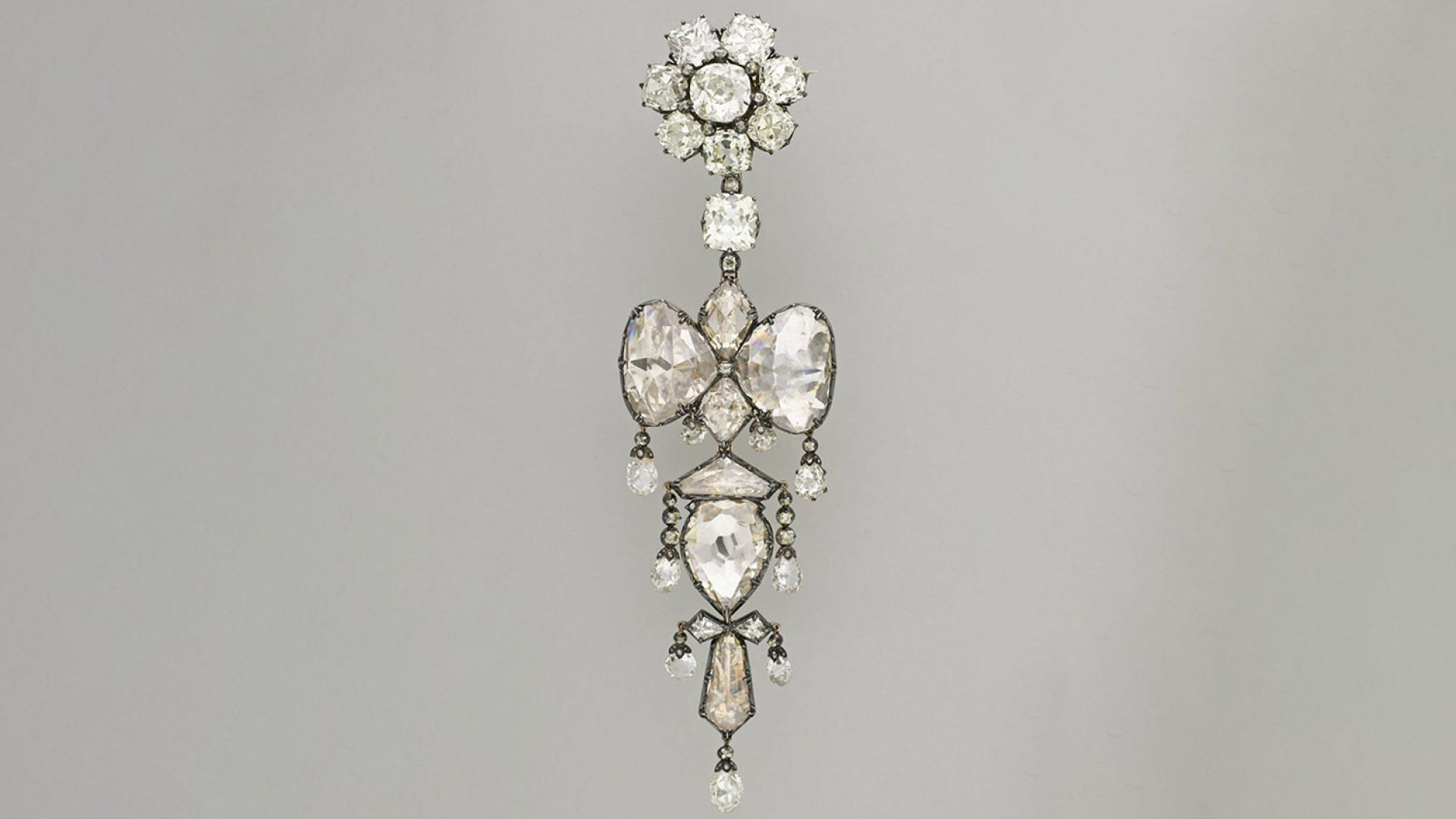 Η καρφίτσα-λειψανοθήκη της Αυτοκράτειρας Ευγενίας (Reliquary Brooch)