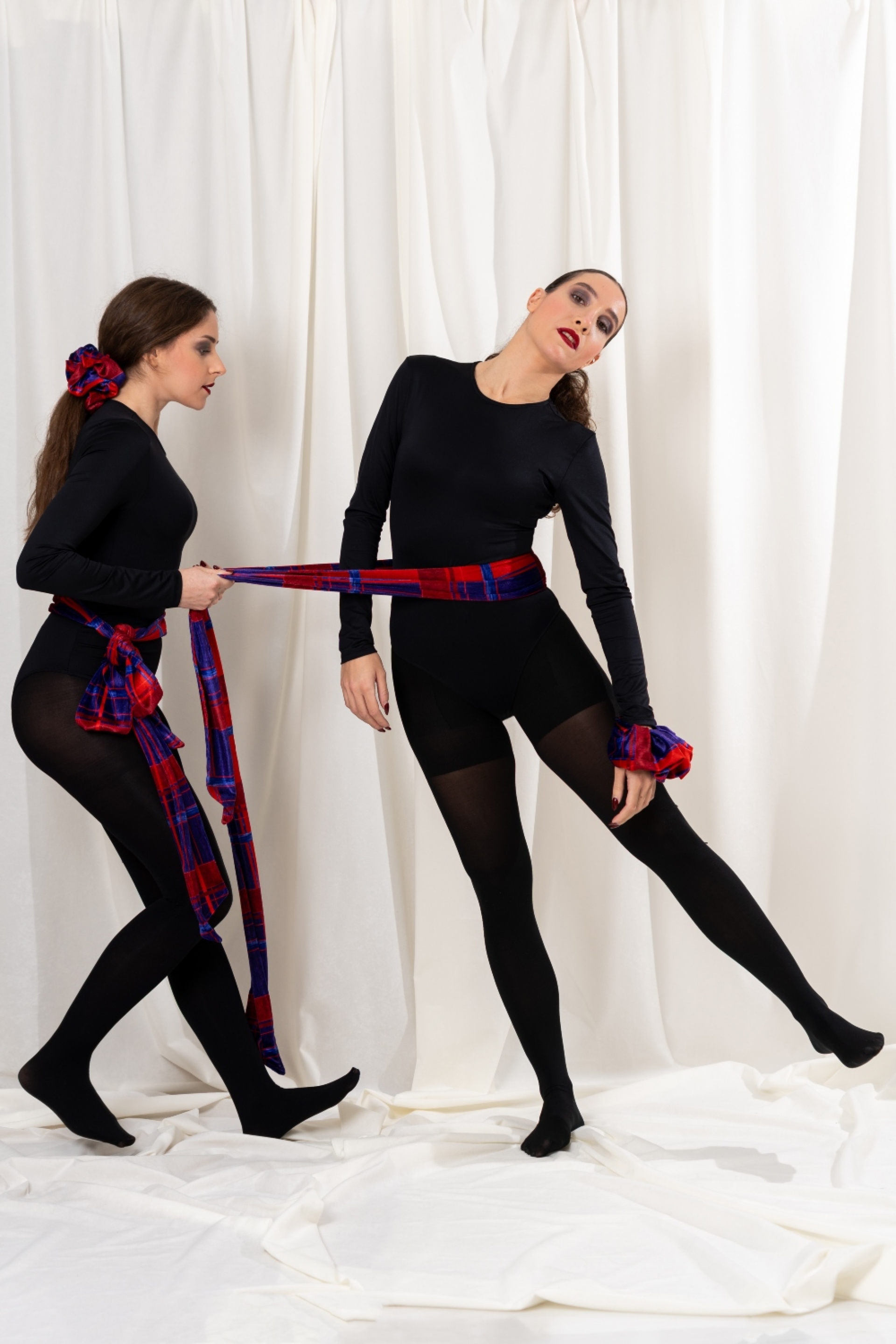 To M.K.E παρουσιάζει το “In Between Lines”