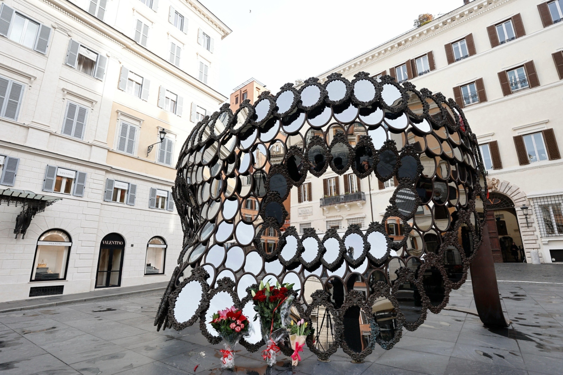 Κηδεία Βαλεντίνο