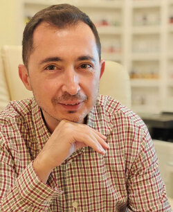 Γιώργος Κουτσούκος | Little Bottle Perfumes