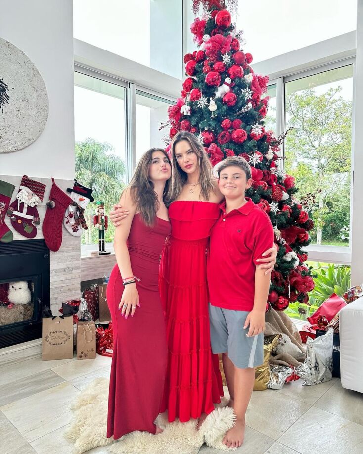 Η Αλεσάντρα Αμπρόζιο και η «mini me» κόρη της Anja