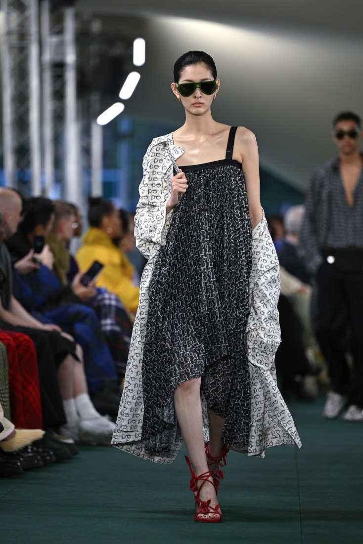 Τα skinny μοντέλα κάνουν δυναμικό comeback