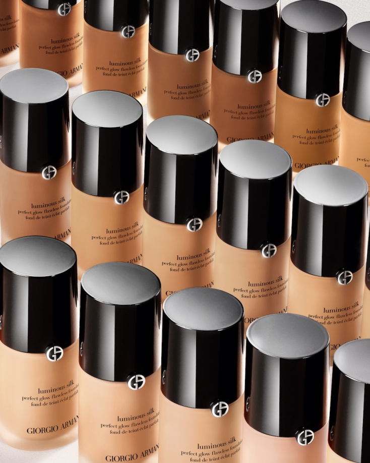 Ο Giorgio Armani αποκαλύπτει το Luminous Silk Glow Trio