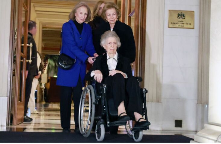 Βασίλισσα Σοφία με την αδερφή της Πριγκίπισσα Ειρήνη κα την κόρη της, Ινφάντα Κριστίνα