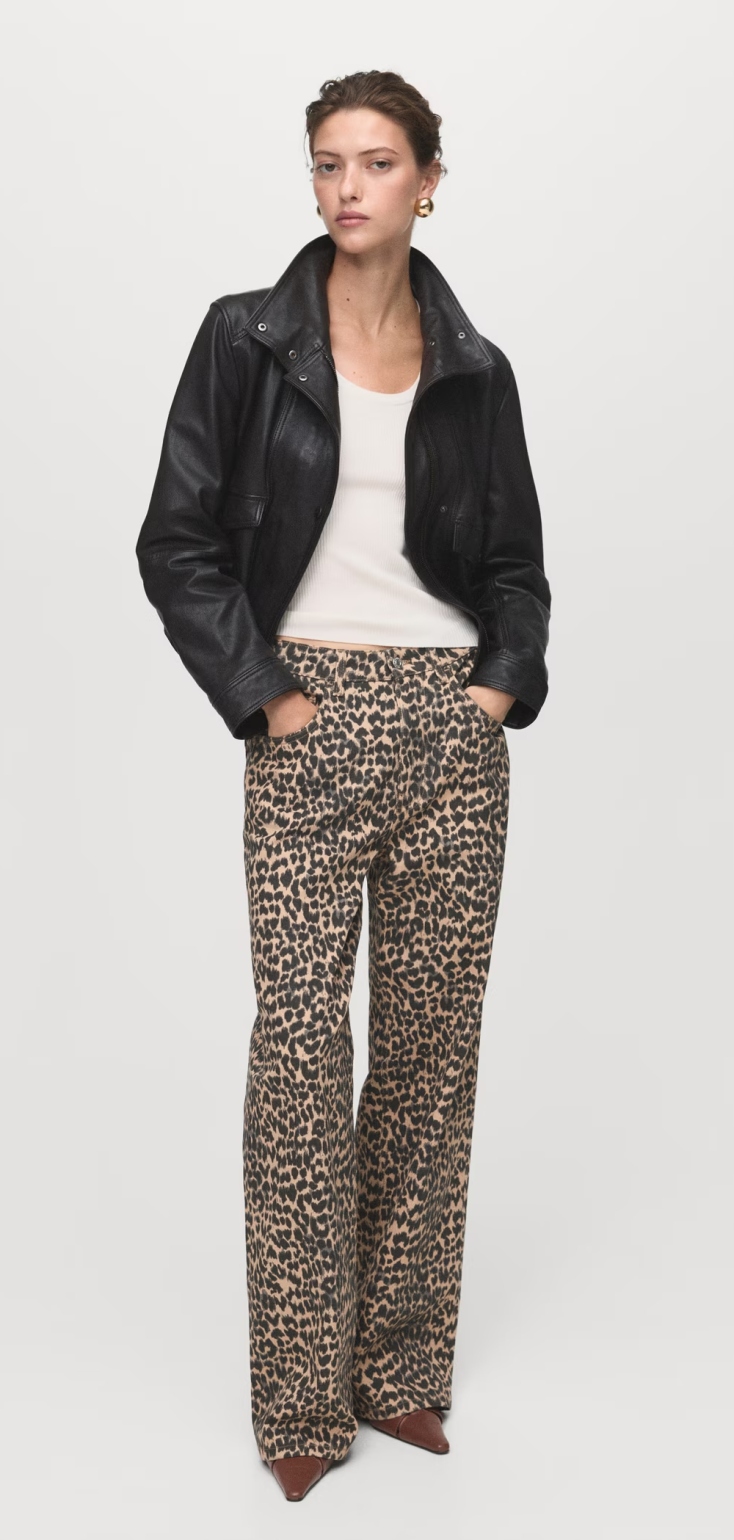 Τζιν παντελόνια σε ίσια γραμμή 