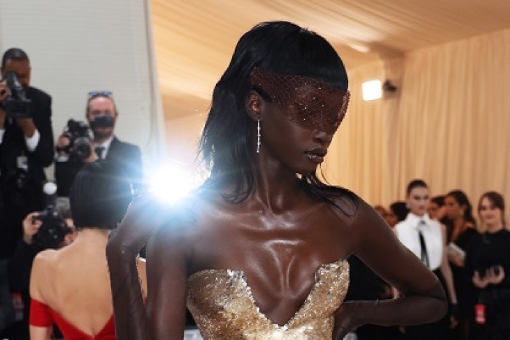 Η Anok Yai βραβεύτηκε «Μοντέλο της Χρονιάς» για το 2025