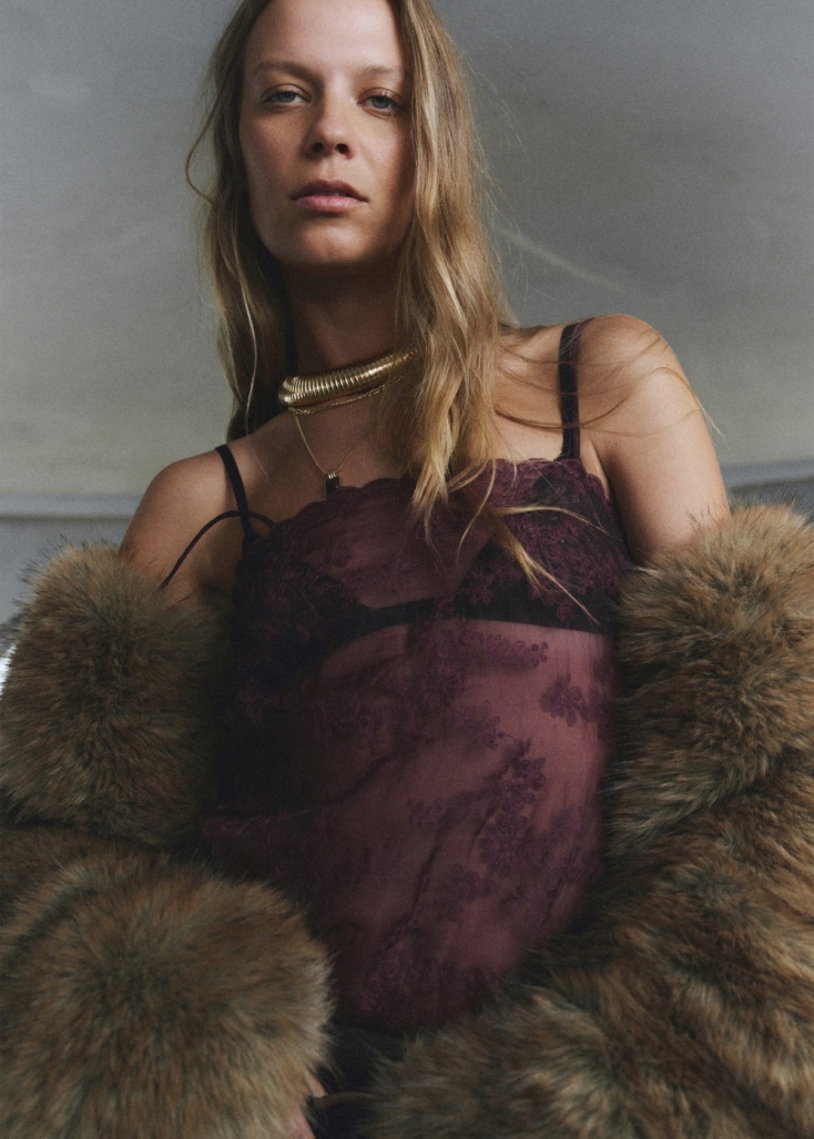 Τοπ κεντητό ημιδιαφανές