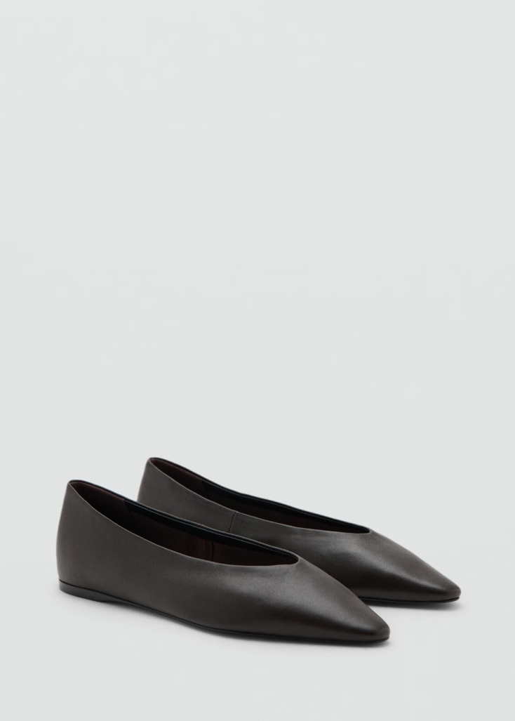 Flat leather pointed toe shoe