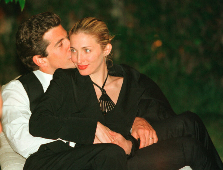 Ο Τζον Φ. Κένεντι Τζούνιορ και Καρολίν Μπεσέτ στο ετήσιο δείπνο των Ανταποκριτών του Λευκού Οίκου την 1η Μαΐου 1999, Ουάσινγκτον