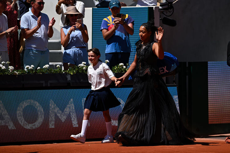 Η Ναόμι Οσάκα έκλεψε την παράσταση στο Roland Garros με outfit εμπνευσμένο από τον Πύργο του Άιφελ