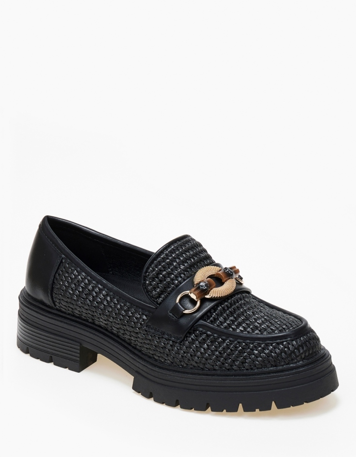 Γυναικεία loafers με ψάθα και τρακτερωτή σόλα - Μαύρο