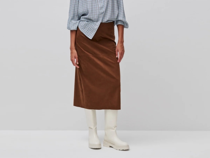 Suede-effect midi skirt