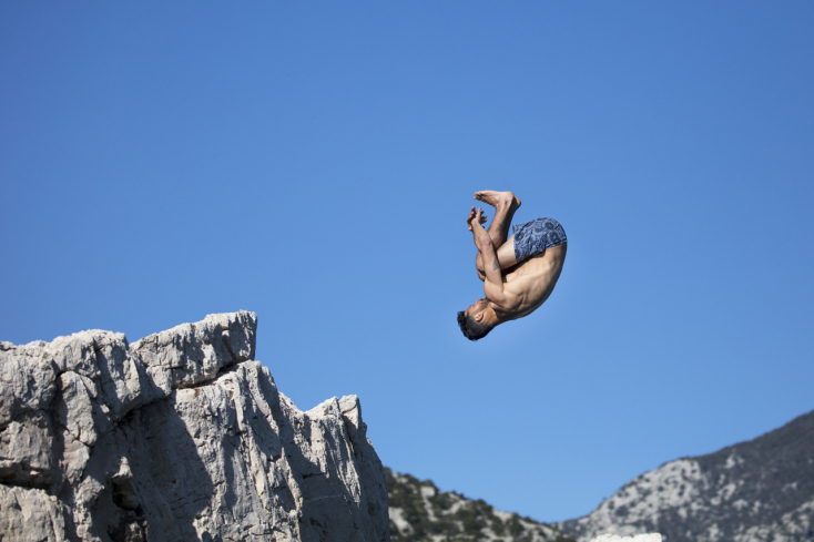 Intimissimi Uomo: Ο surfer Francisco Porcella μας συστήνει τα νέα trends της ανδρικής συλλογής beachwear 2019