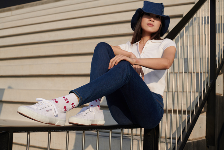 Calzedonia και Superga μαζί. Mία νέα capsule collection φτιαγμένη από δύο διαχρονικά ιταλικά brands. Όσα χρειάζεται κάθε γυναίκα.