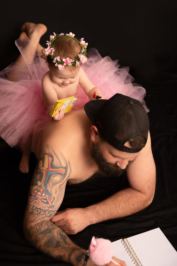 dad-daughter-tutu-photoshoot-jenn-floyd-photography-2-5e32cbaee6a7b_700.jpg