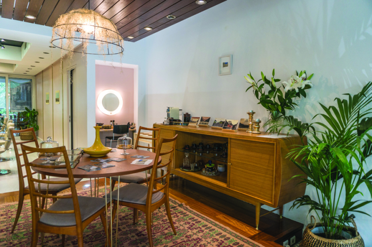 Δήµητρα Δανίκα Hair Design Saloon