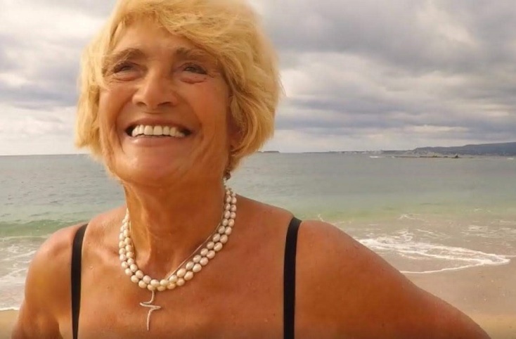 Ελληνίδα windsurfer 82 ετών, διεκδικεί το ρεκόρ Guinness