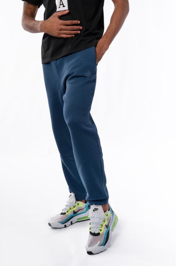 Φόρμα τύπου sweatpants της εταιρίας ρούχων Theta Clothes