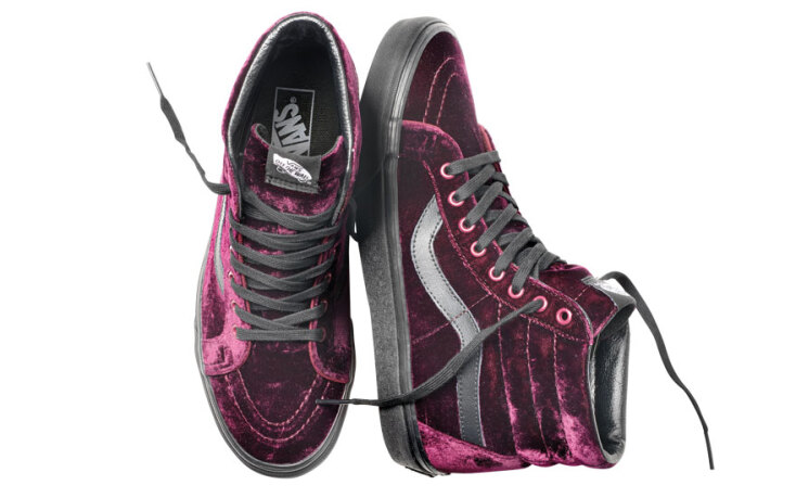 vans-ho17_classics_velvet_vn0a2xsbf17_uask8hireissue_velvetredblack-copy.jpg