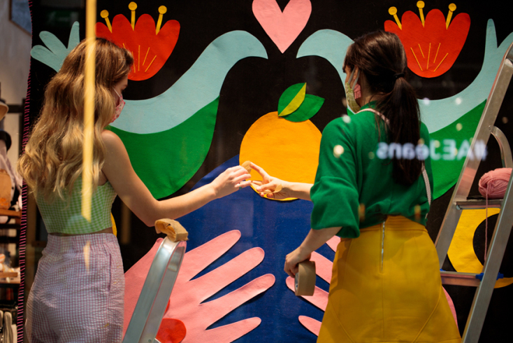 Η Vans με τη καμπάνια WEAR ON, παρουσιάζει μια σειρά από workshops ανακύκλωσης και tailor-made βιτρίνες με την Αλεξάνδρα Διονά.