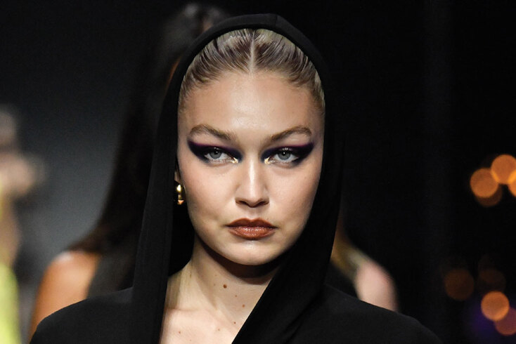 Gigi Hadid για Versace