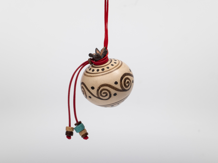 ΜΟΥΣΕΙΟ ΑΚΡΟΠΟΛΗΣ, Κεραμικό στολίδι σε σχήμα σφαίρας