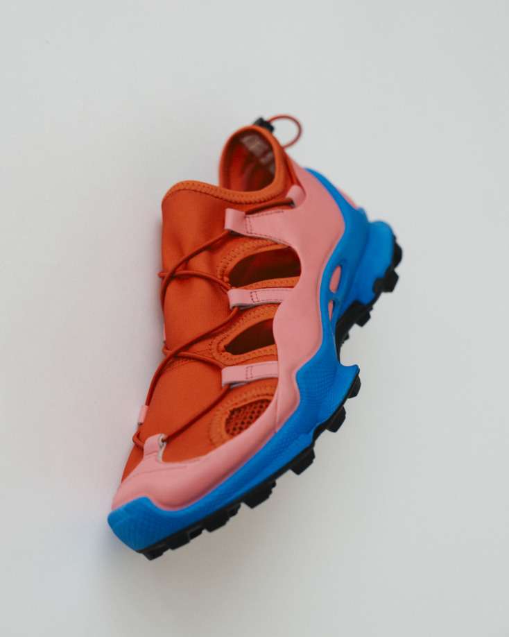 ECCO X NATASHA RAMSEY Biom c-trail sneaker σε χρώμα Bubblegum/ Scarlet