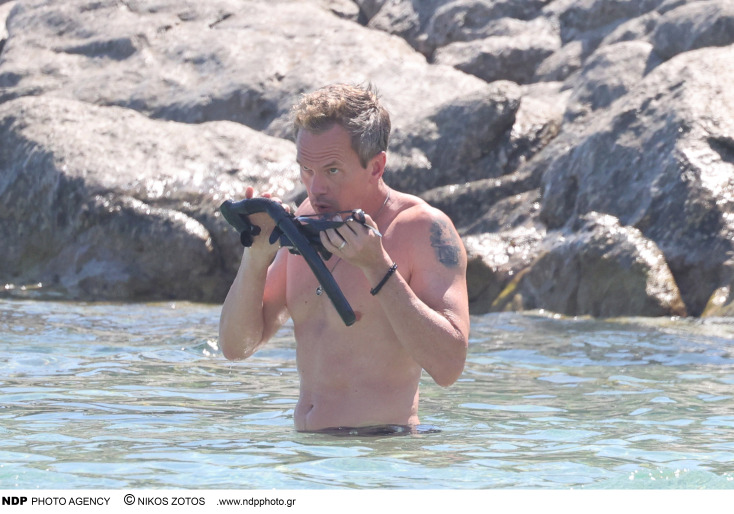 Νιλ Πάτρικ Χάρις: Μαζί με τον σύζυγό του στη Μυκόνου