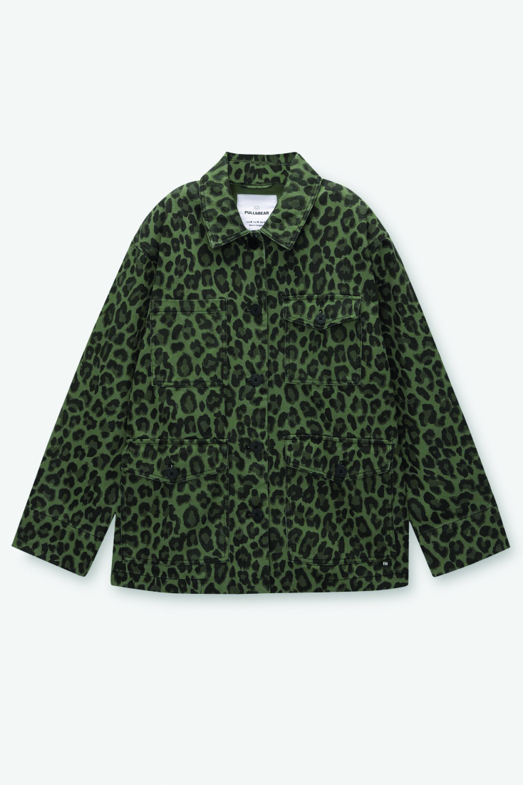 PULL & BEAR Τζάκετ με λεοπάρ πριντ €35,99