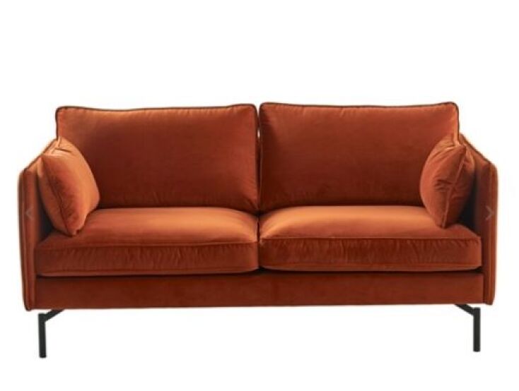 Interni: Καναπές με μεταλλικά πόδια