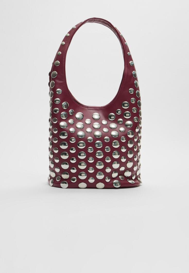 STRADIVARIUS Studded τσάντα ώμου €39,99