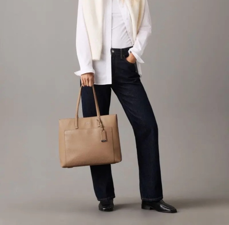 Τσάντα από Calvin Klein