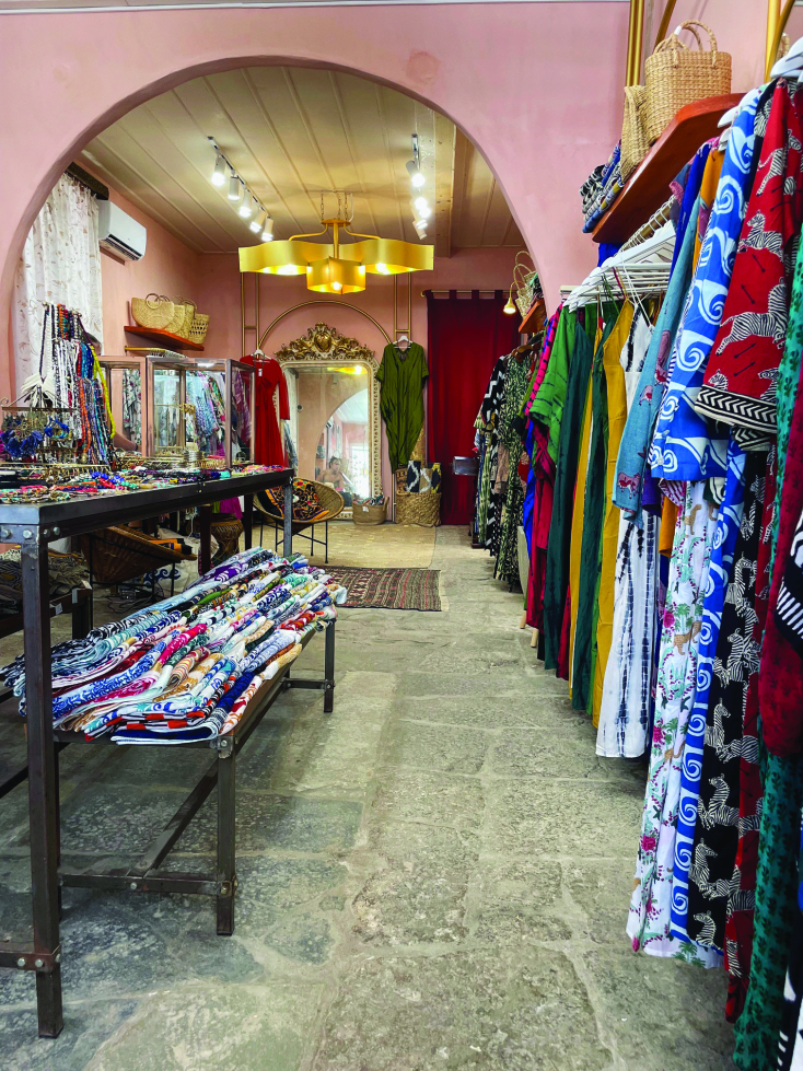 Kashish Η χειροποίητη μόδα της Ύδρας αποκτά νέα στέγη στην Αθήνα