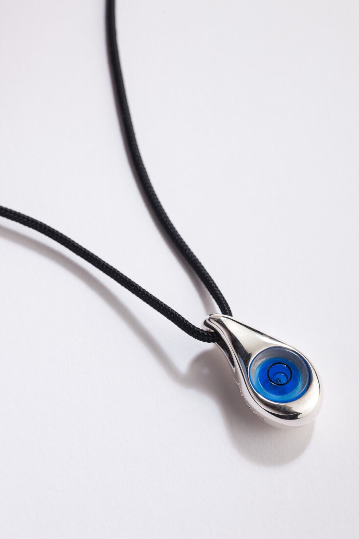 MINAS Μενταγιόν Eye Level €280