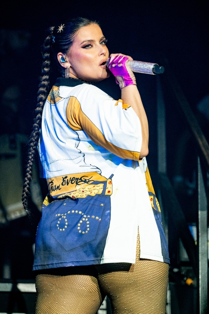 Η Νέλι Φουρτάντο σε μία ολόσωστη αντιμετώπιση του bodyshaming