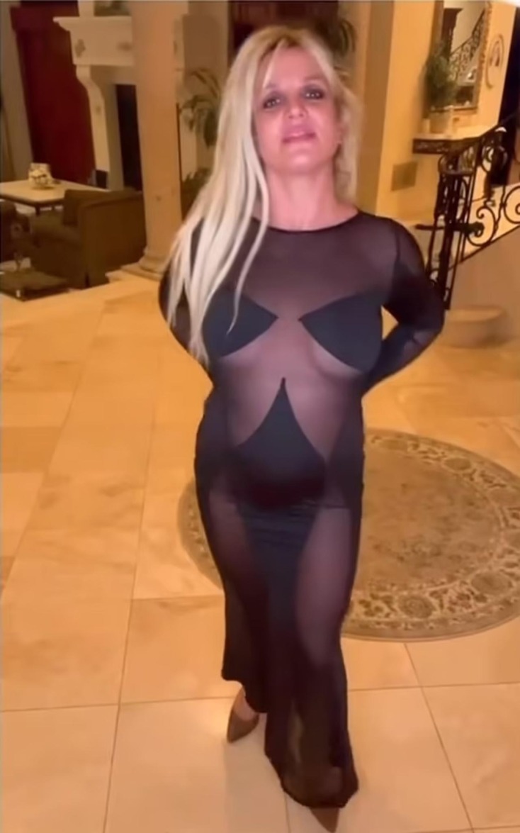 Η Μπρίτνεϊ συνεχίζει με τα βίντεο που προκαλούν ανησυχία για την ψυχική της υγείας 