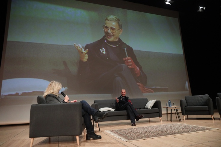 Λάκης Γαβαλάς και Επιστήμη Μπινάζη