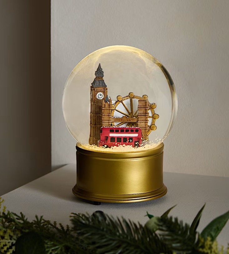 Χριστουγεννιάτικη μπάλα από Marks & Spencer