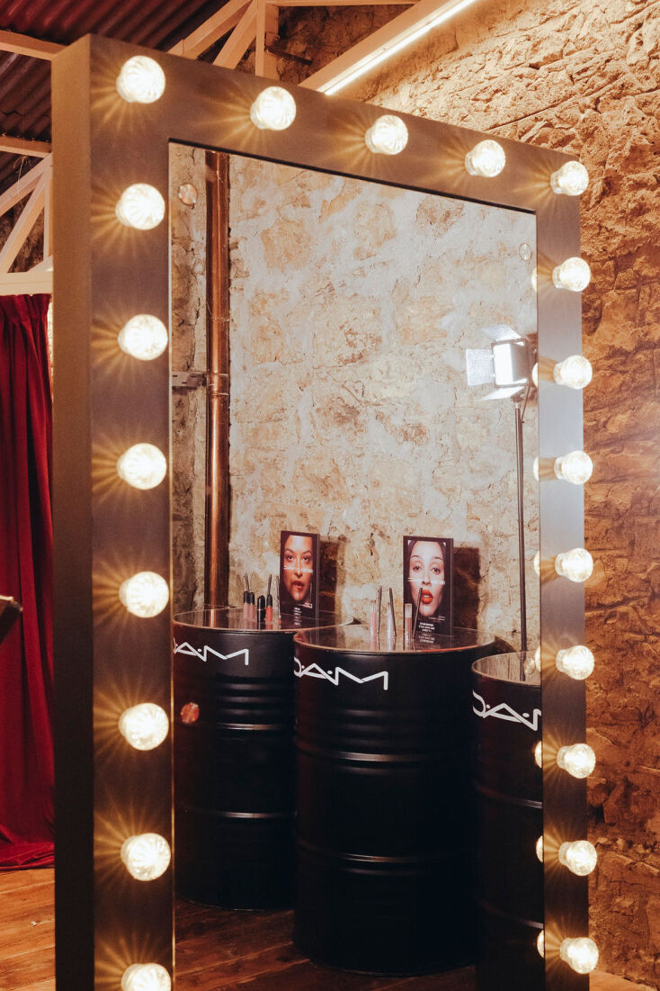 mac_-_make_up_your_mood__28_