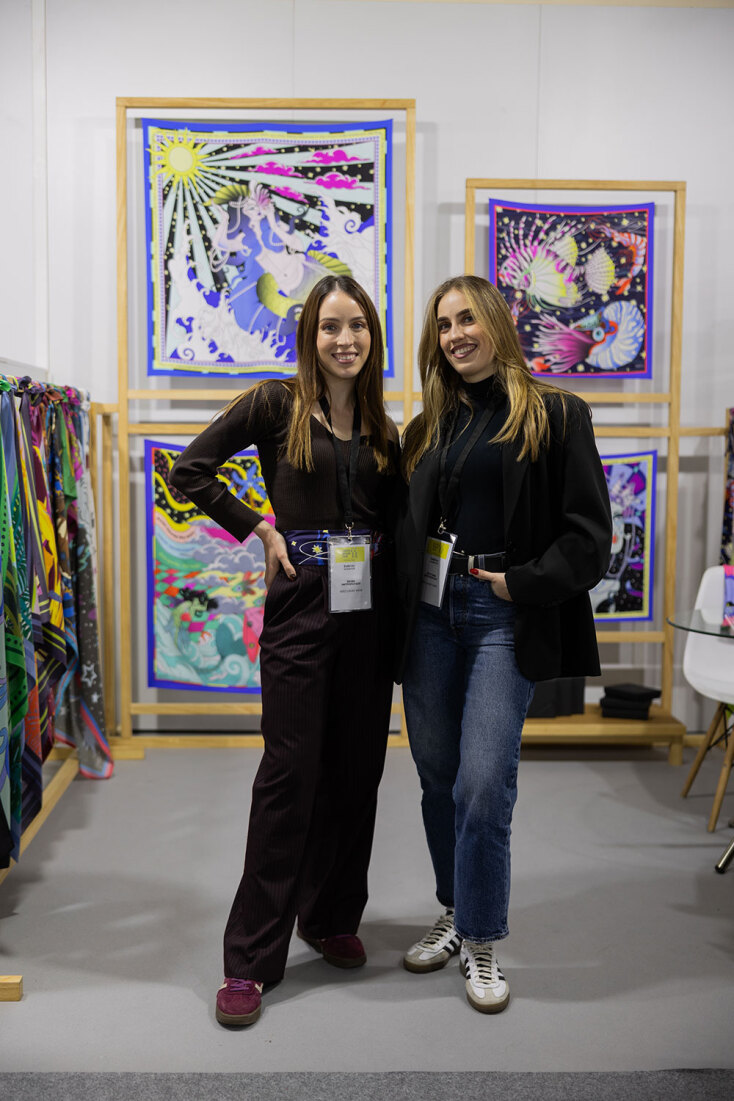 NIRIS Luxury Wear - Η Χριστιάνα Μητρόπουλου με τη δίδυμη αδερφή της