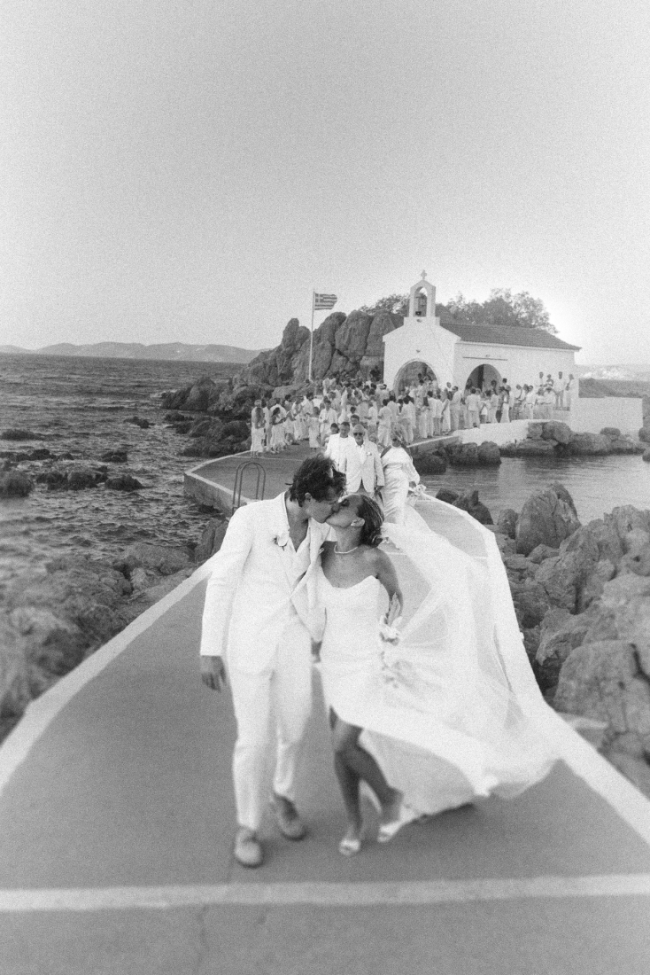 Γάμος σε ξωκλήσι στη Χίο