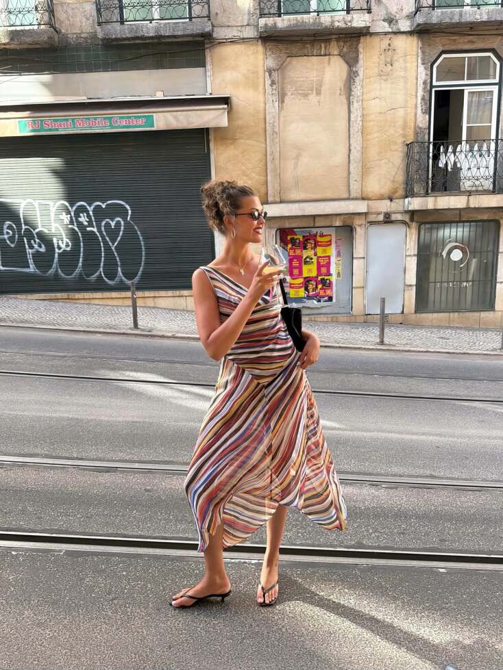 To  viral φόρεμα με λίστα αναμονής 4.000 ατόμων